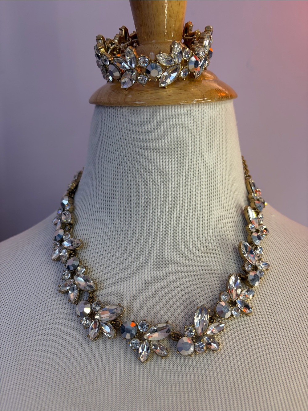 Stunning Ann Taylor Rhinestone & Gold Tone Necklace & Bracelet Set